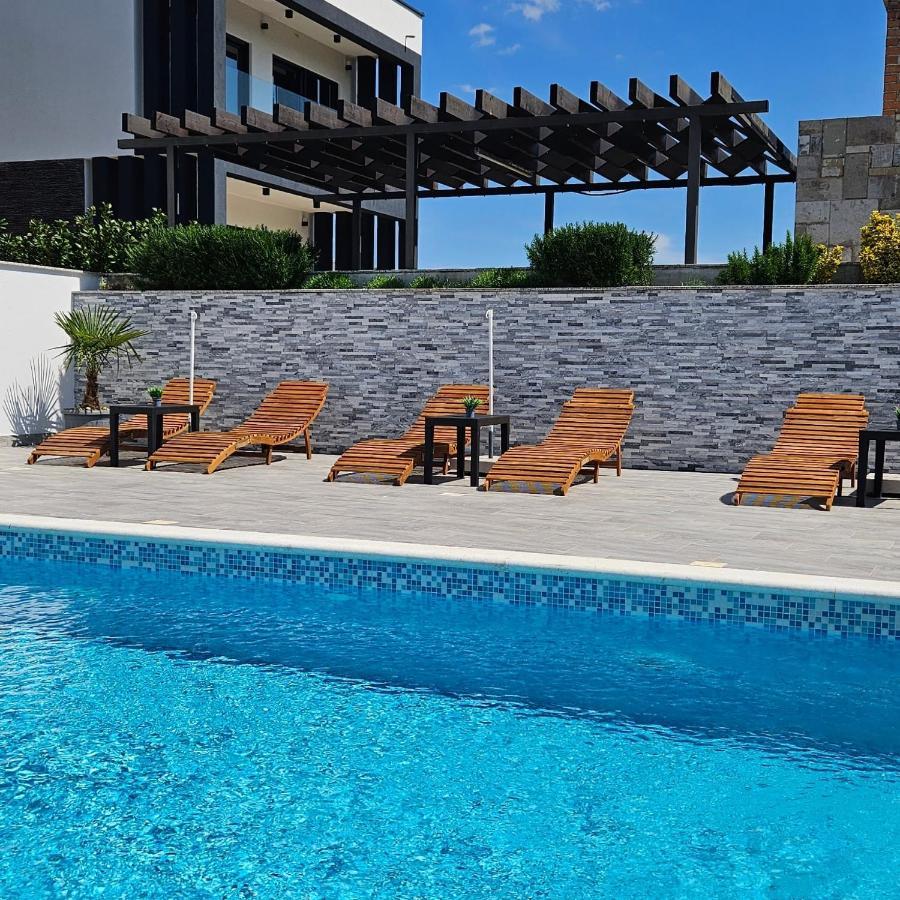 Villa Silver Starigrad Paklenica Eksteriør billede